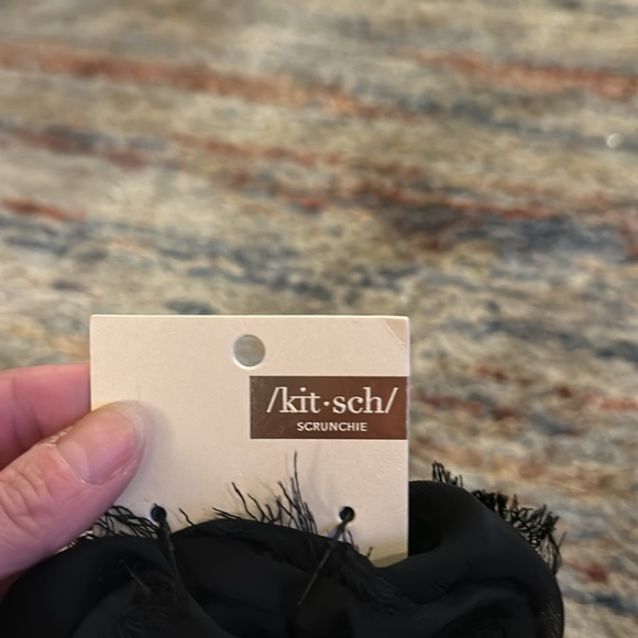 Kitsch Satin Brunch Scrunchie Softer than Silk Scrunchies for Hair(Frayed Black) - Picture 2 of 12